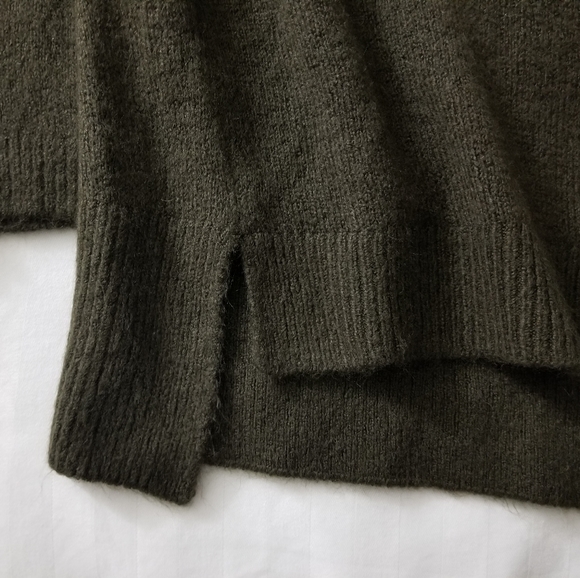 Label Of Graded Goods By H&M Womens Sweater - Picture 7 of 7